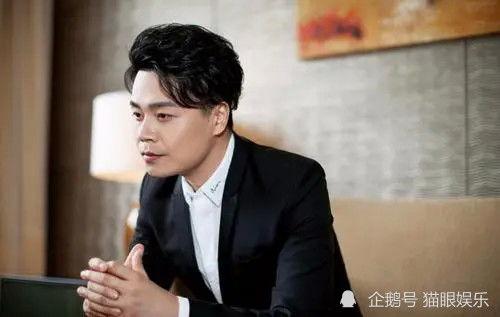 娱乐吃瓜君男主持是谁扮演的,男主持背后的神秘角色